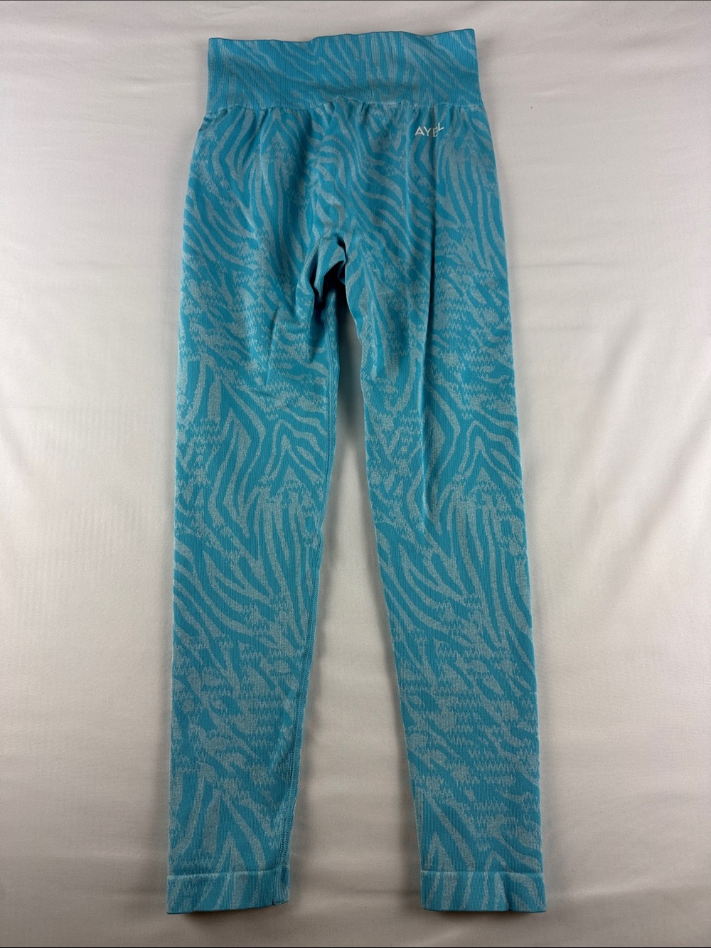 ABYL Blue Zebra Print Leggings Women’s Medium Cropped Like New